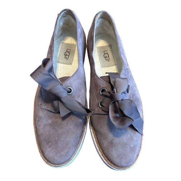UGG Carilyn Brown Suede Lace Up Slip On Bow Flat Sneaker Shoes Women's 6 - Picture 1 of 6